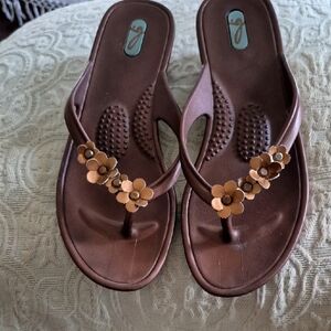 Oka Bee Thong Heeled Sandals M 7 - 8